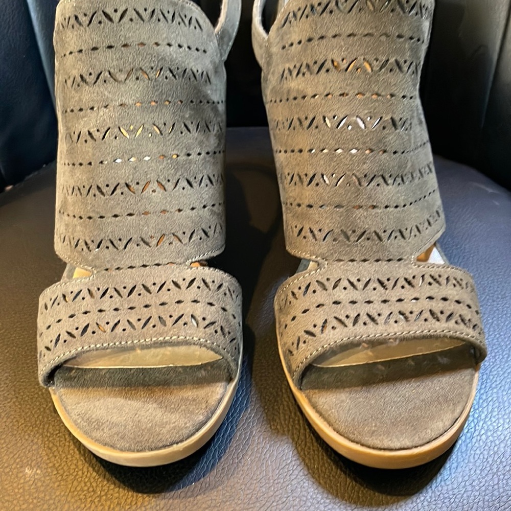 Army Green Sandal size 6 with Chunky heel